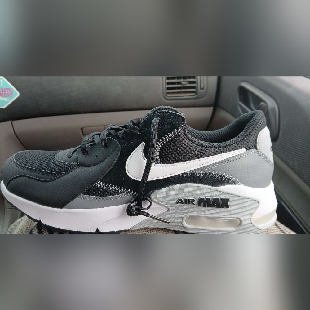 Nike Air Max Men's Black and White Sneakers